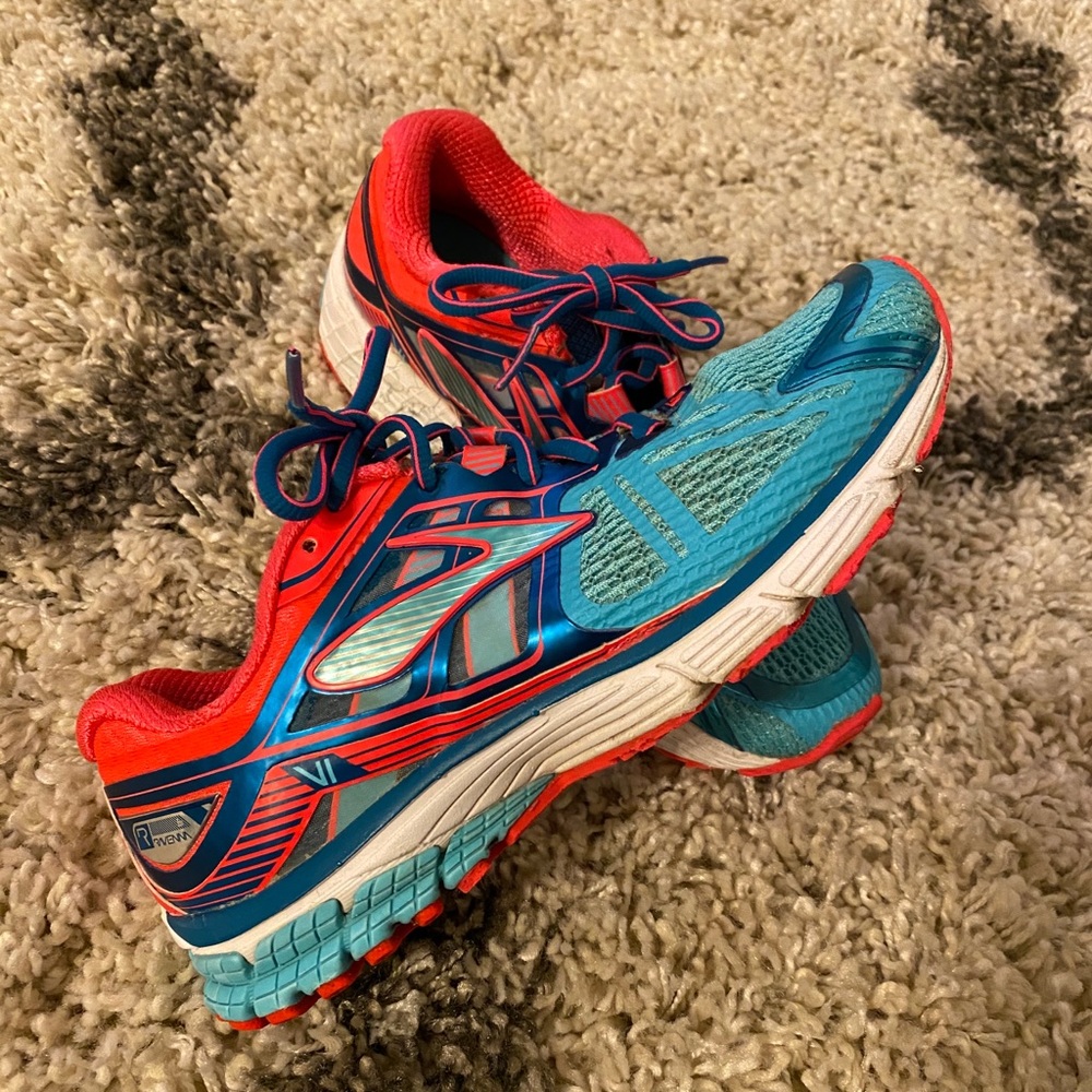 Brooks Ravenna running shoes. Size 7